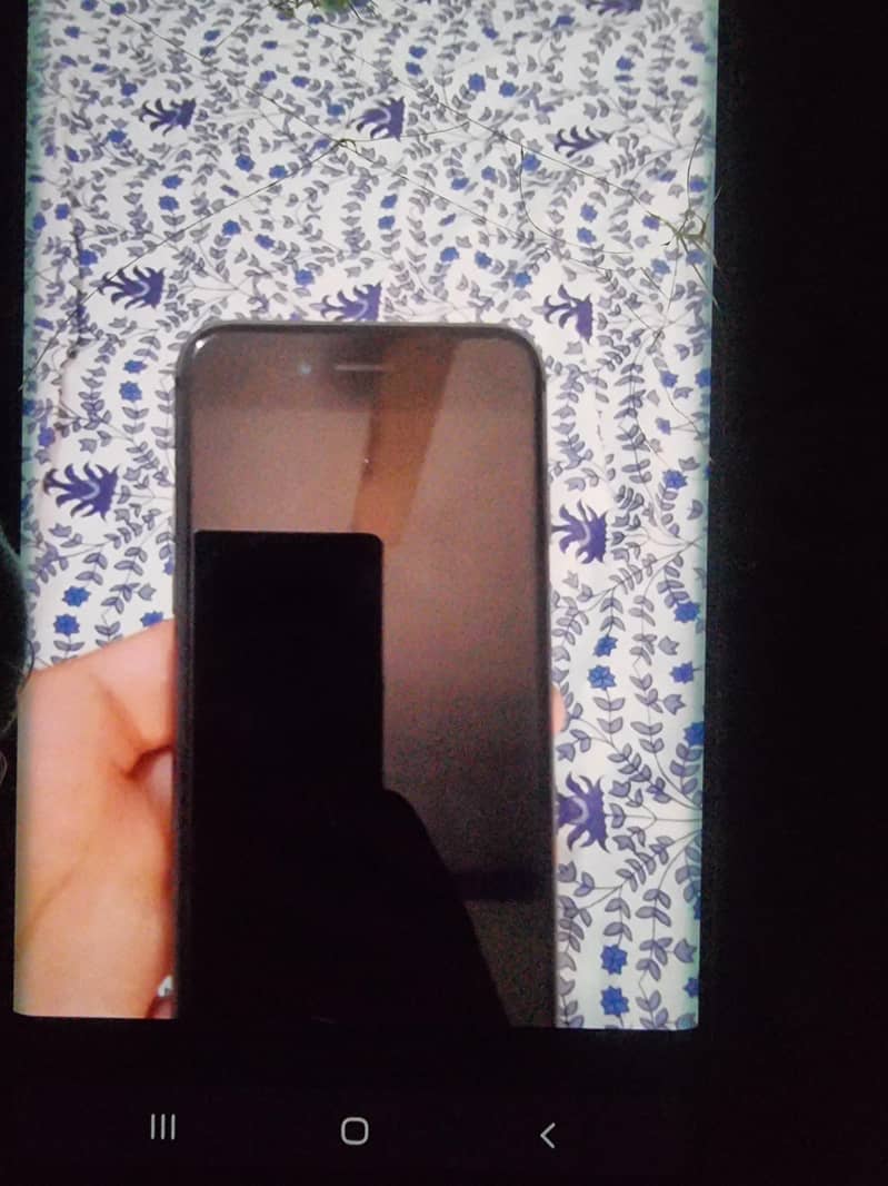 Apple iPhone 8 3