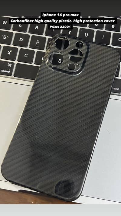 Used- like new covers iphone 16 pro max & Xs Max