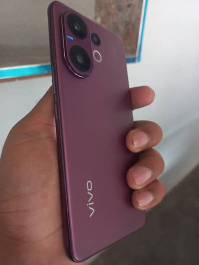 Vivo V60 12+12 GB RAM.  512 GB Storage. 100X Zoom