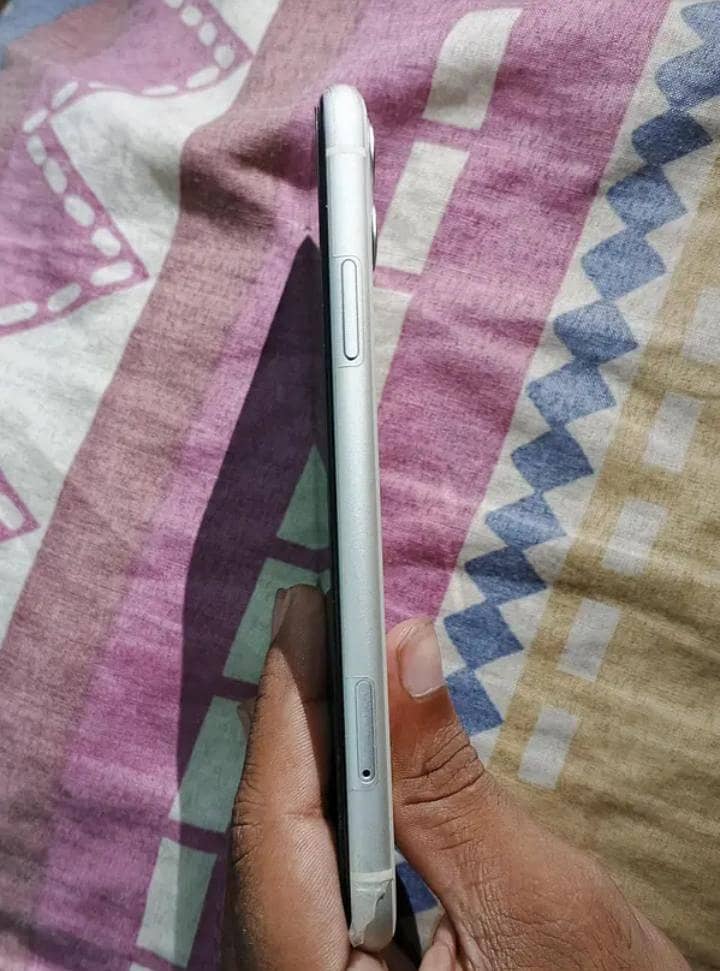 Apple iPhone 11 5