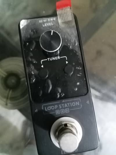 Guitar pedal tunner plus looper
