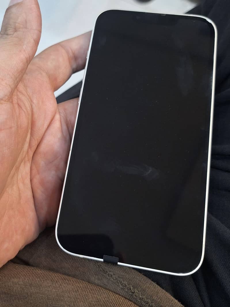 Apple iPhone 13 5