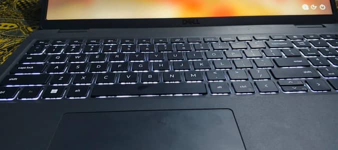 dell latitude 3540 8+16  ram 512gb