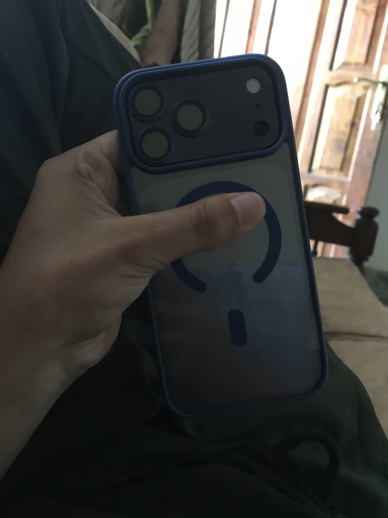 Apple iPhone 16 Pro Max 3