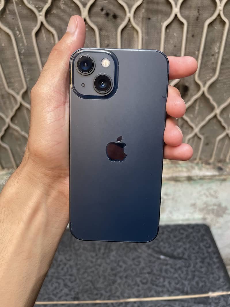 Apple iPhone 13 6
