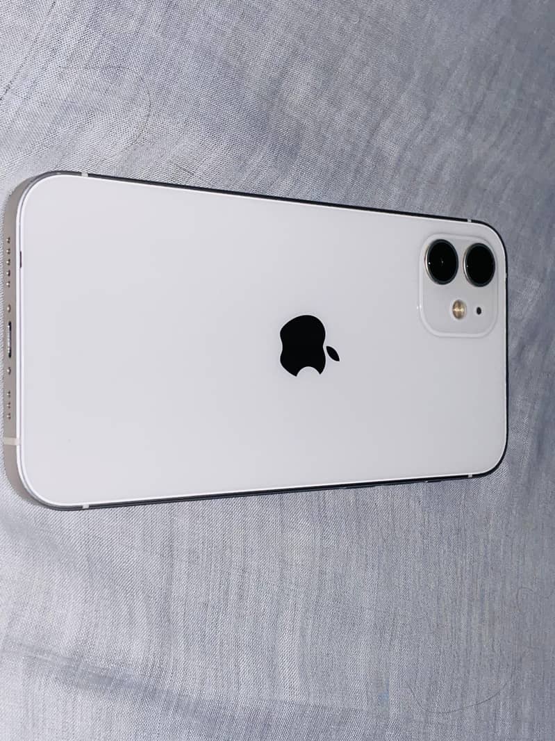 Apple iPhone 12 3