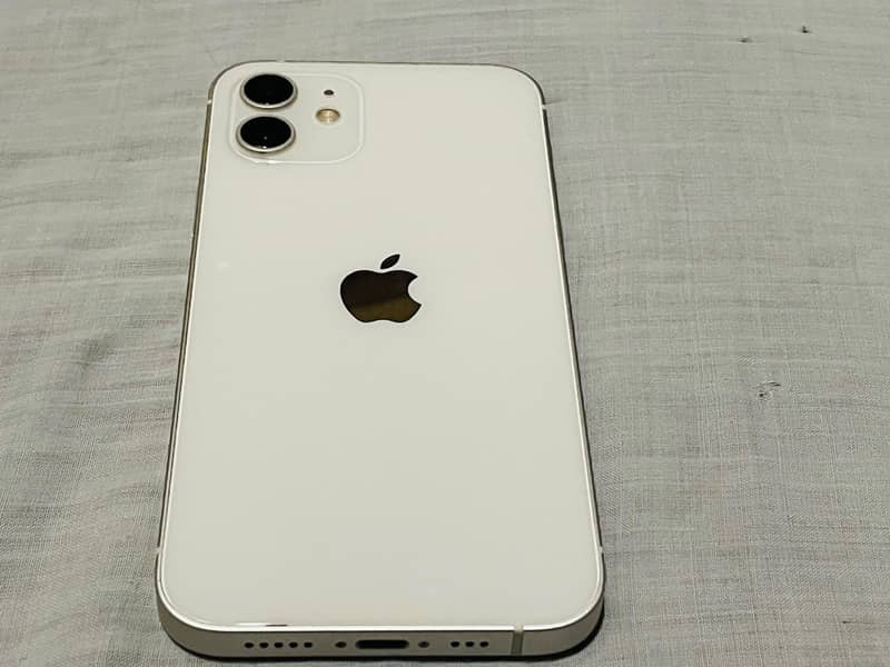 Apple iPhone 12 12