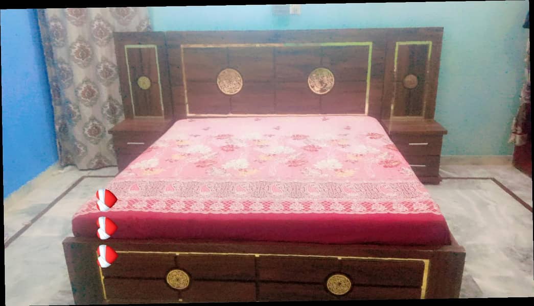 Full size Bed 0