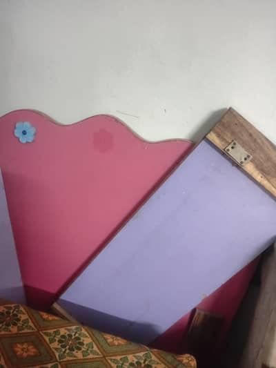 singal bed and said tabel for sale