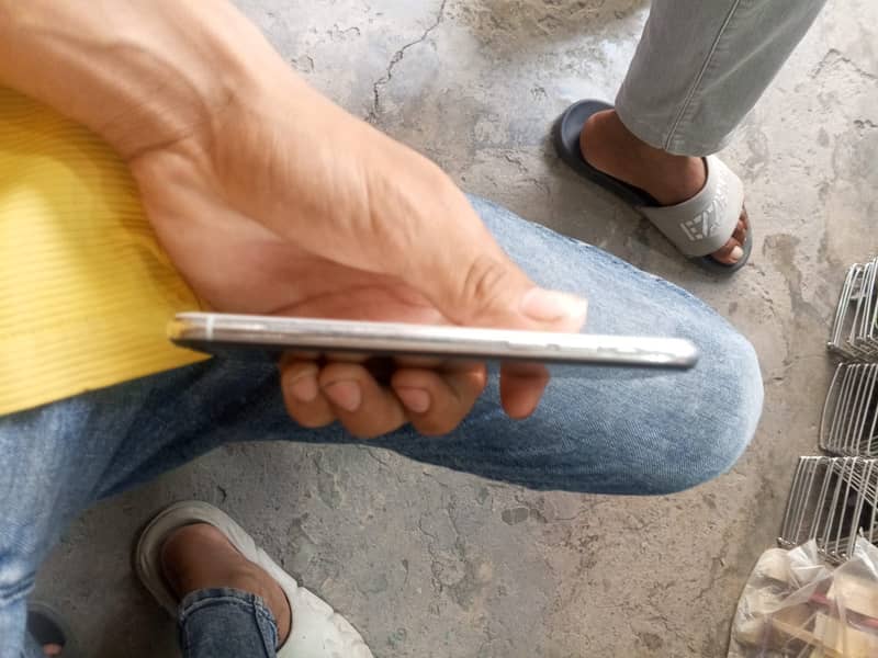 Apple iPhone X 3