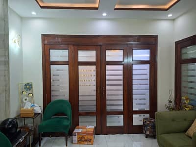 10 MARLA FULL HOUSE IS VACANT FOR RENT IN LDA AVENUE 1 HOT LOCATION