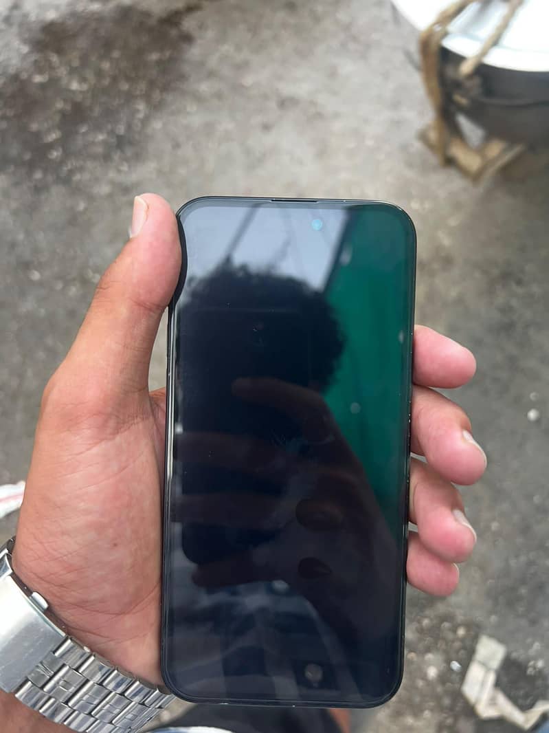Apple iPhone 15 plus 4
