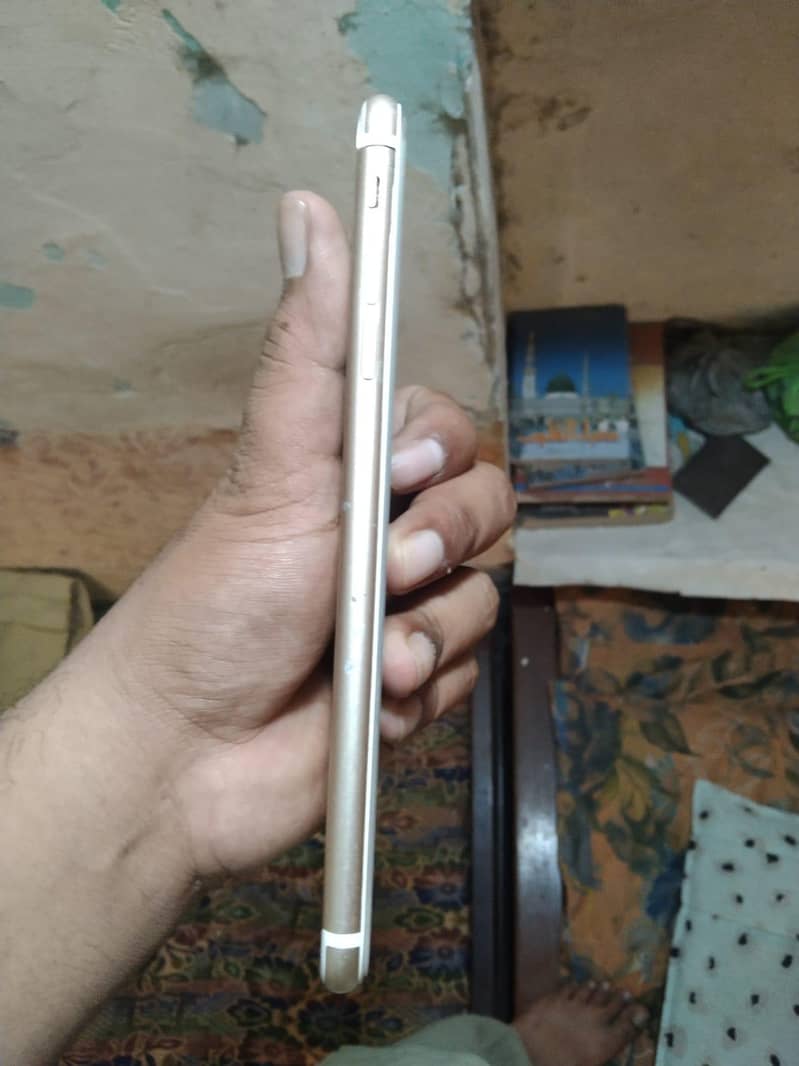 Apple iPhone 7 Plus 4