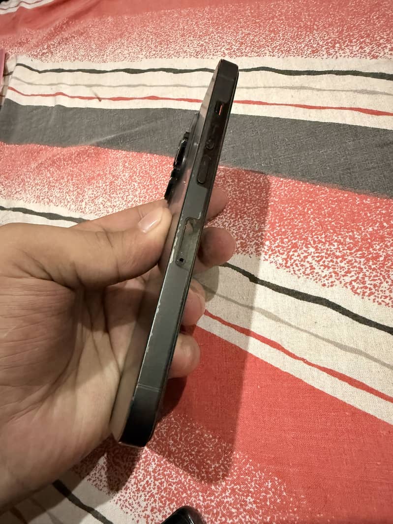 Apple iPhone 14 Pro 1