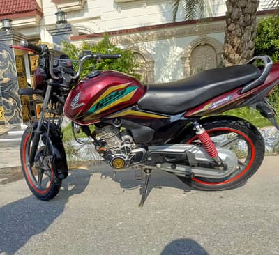 Honda CB 125F 2023