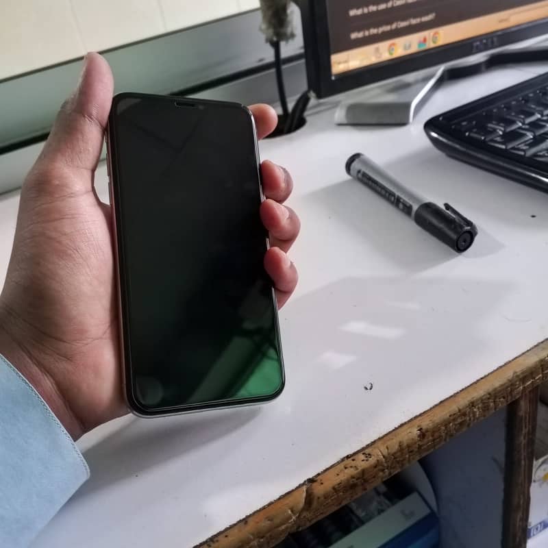 Apple iPhone X 0
