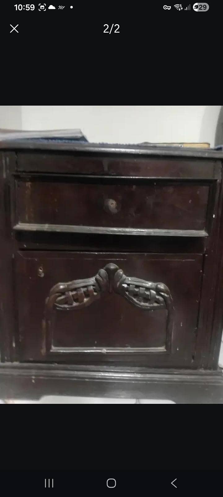 bed with sidetable 0