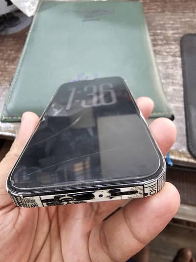 Apple iPhone 16 Pro