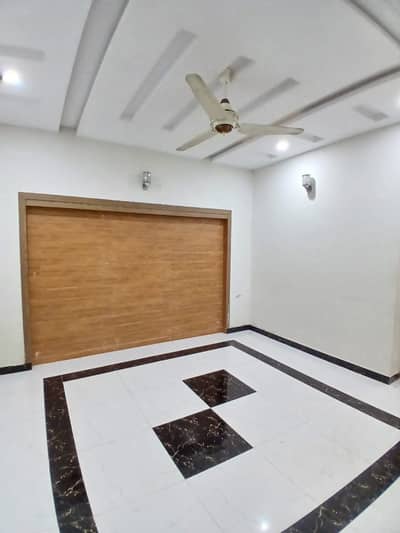 10 Marla Full House Available For Rent with All Basic Necessities