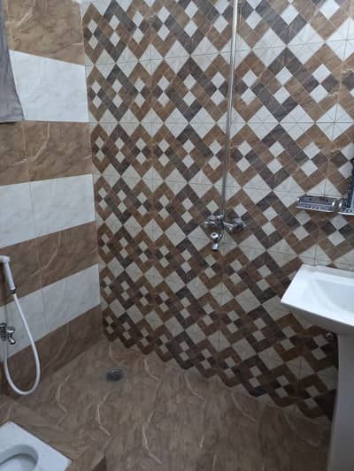 1 KANAL LOWER PORTION IS VACANT FOR RENT IN LDA AVENUE 1 HOT LOCATION