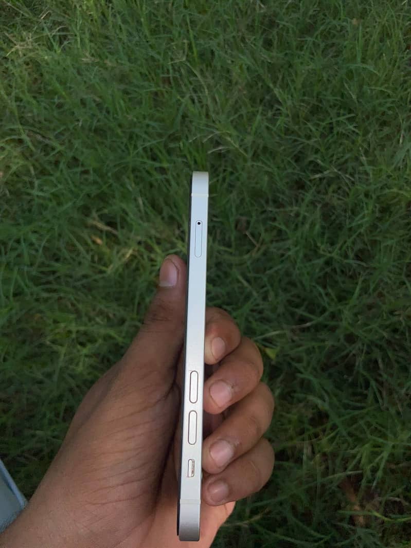 Apple iPhone 12 5