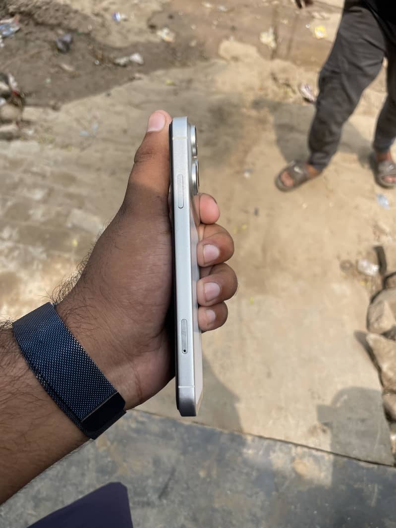Apple iPhone 11 3