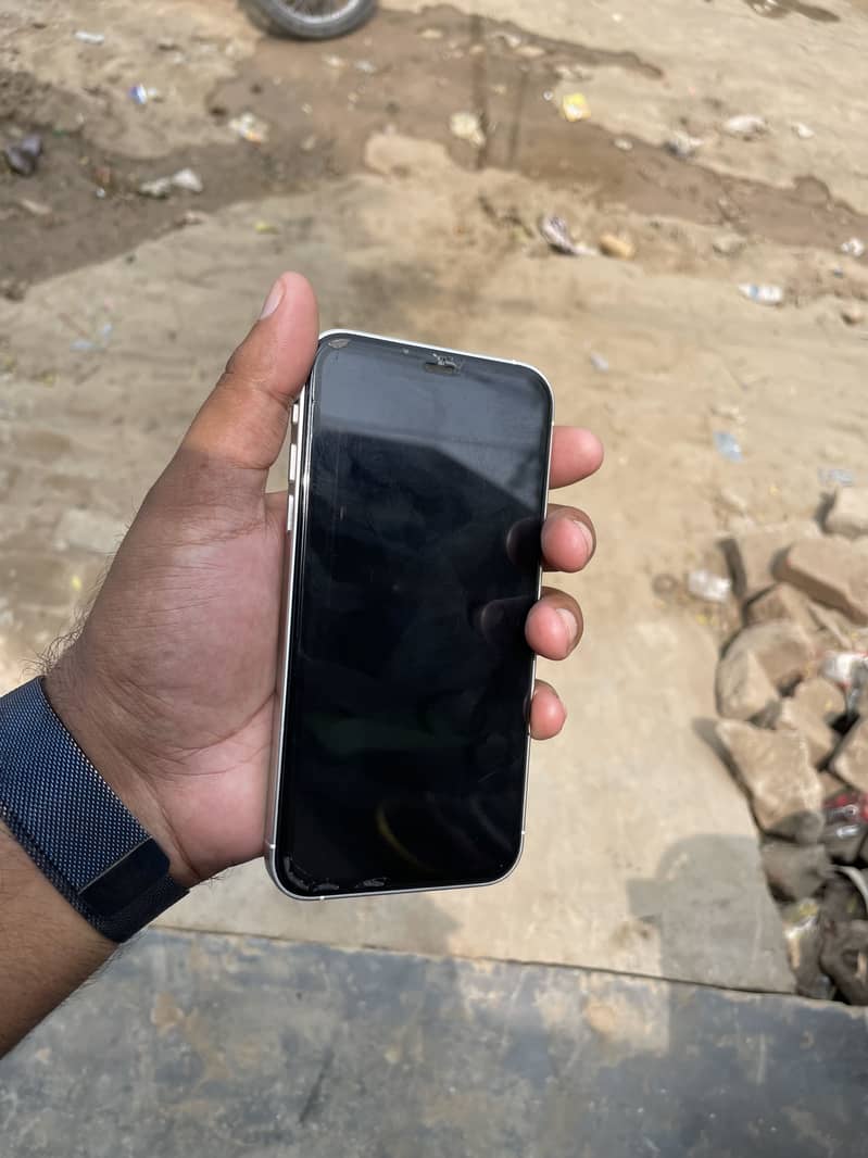 Apple iPhone 11 4