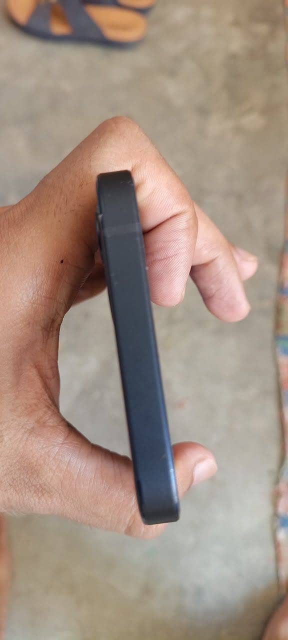 Apple iPhone 12 2