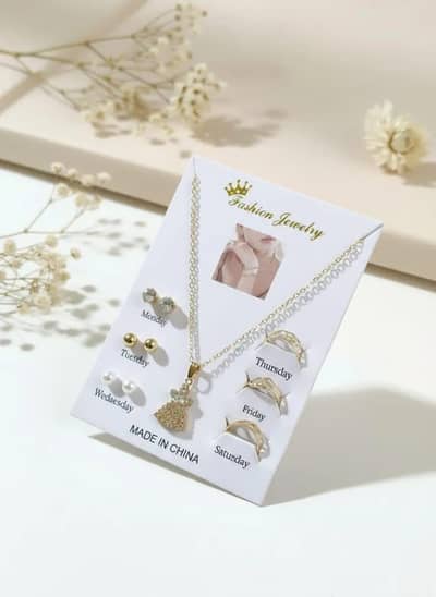 Beautiful and simple jewelry for girls