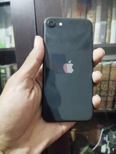 iPhone SE 2020 all ok 64. GB water peck non pta