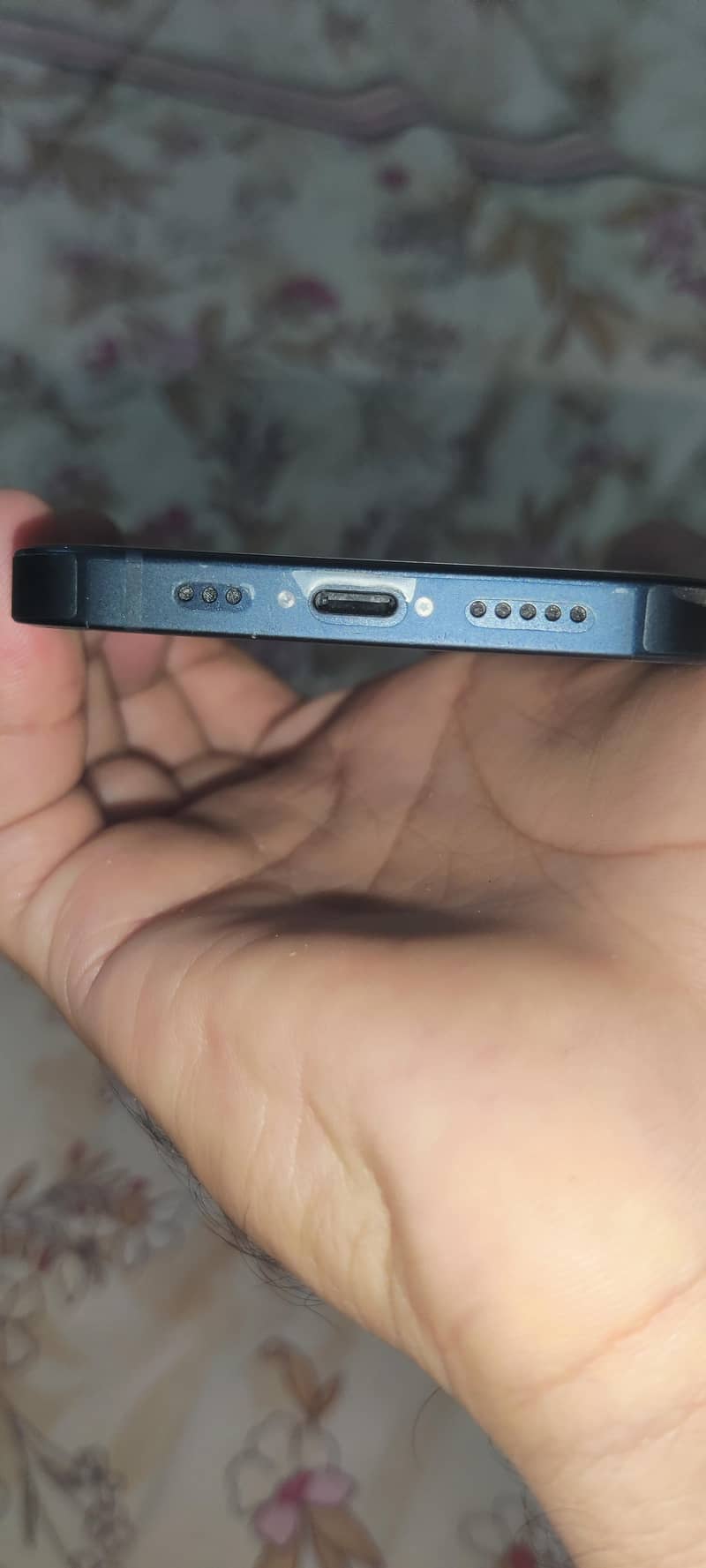 Apple iPhone 13 8