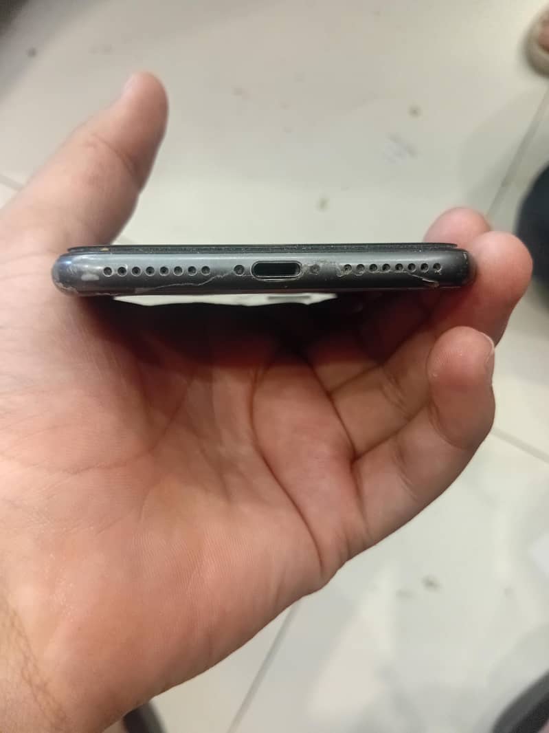 Apple iPhone 8 Plus 1