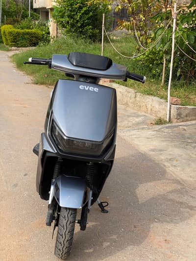 Evee GEN-Z Electric Scooter – 1300 KM Driven | In Warranty