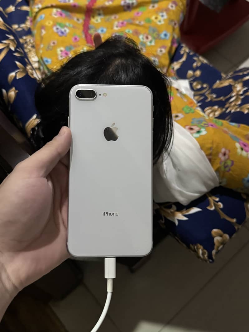 iPhone 8 Plus 3