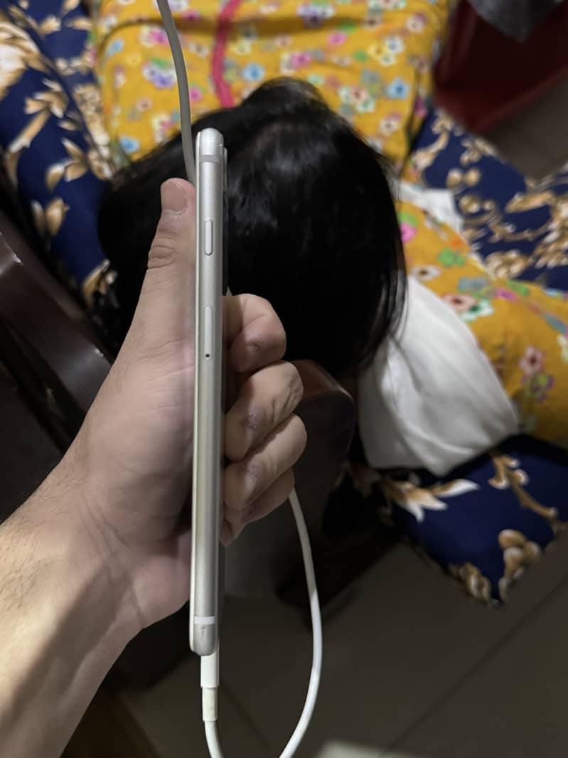 iPhone 8 Plus 4