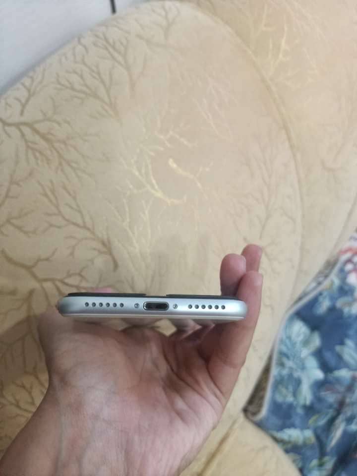 Apple iPhone SE 3