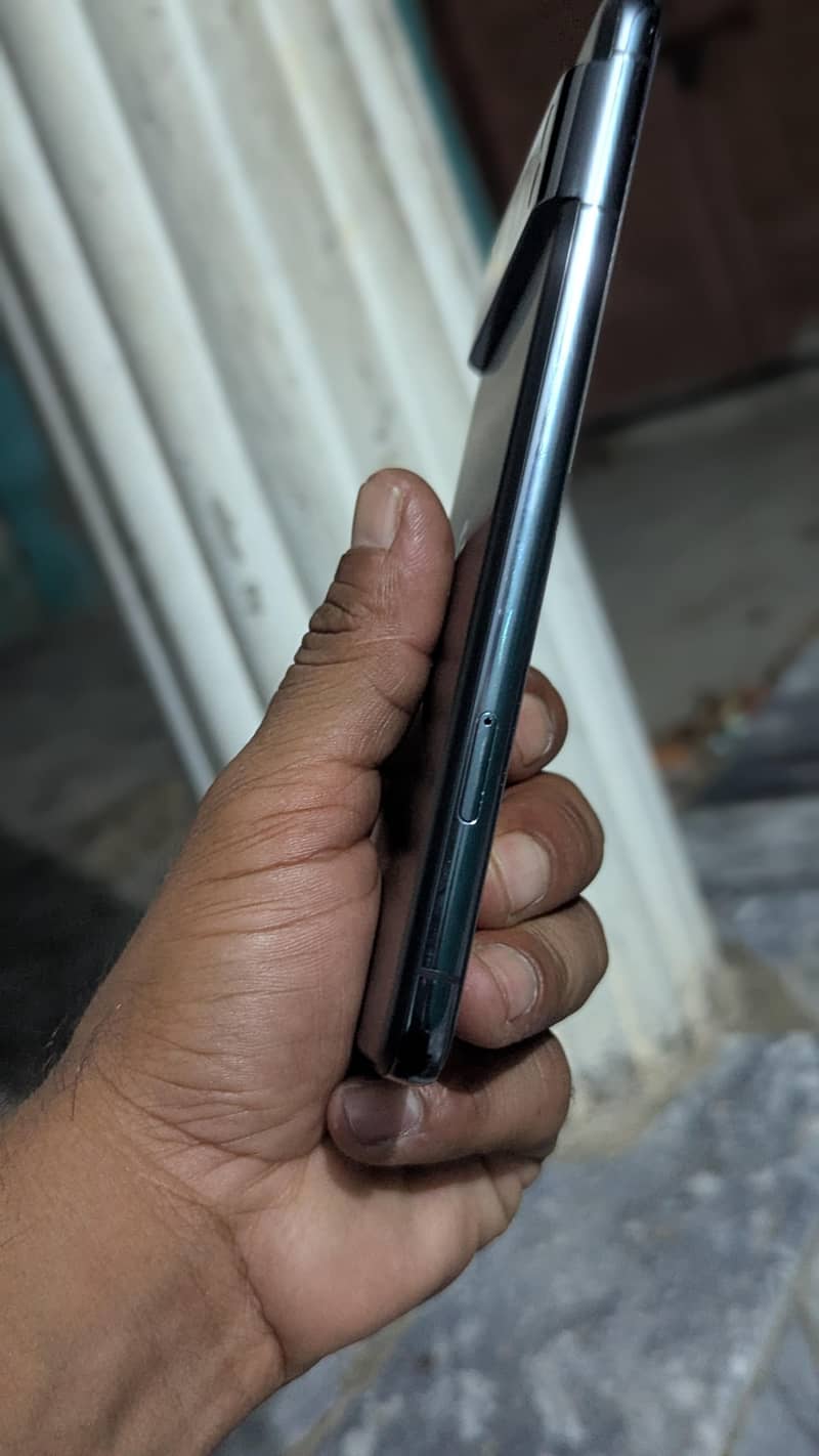 Google pixel 8 pro 1