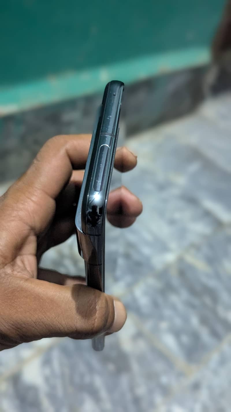 Google pixel 8 pro 3