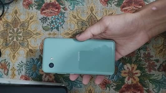 Sharp Aquos R2 compact