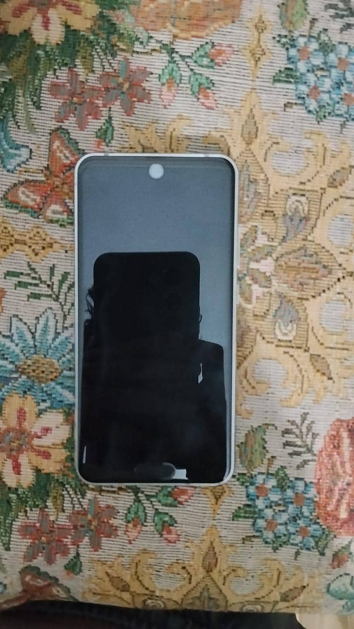 Sharp Aquos R2 compact 8
