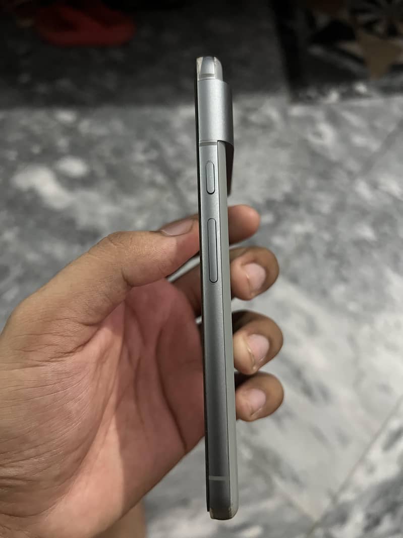 Google Pixel 8 2