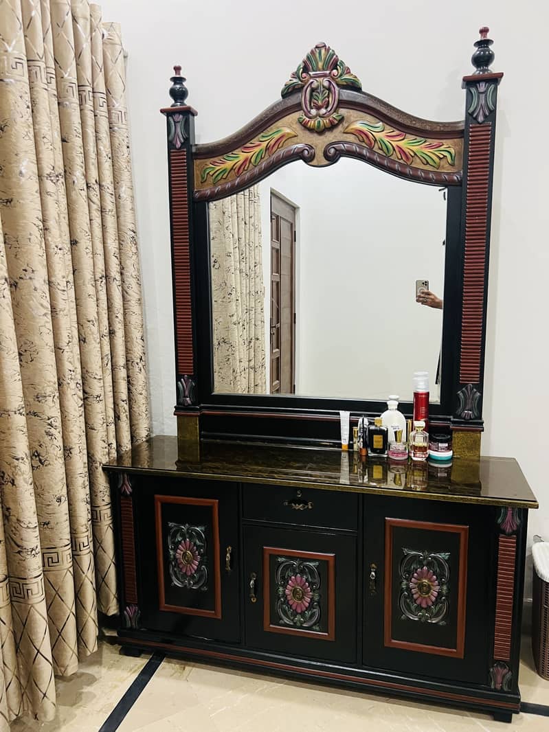 1 bed set dressing &showcase 1
