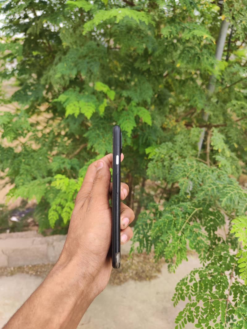 Google Pixel 4a 4