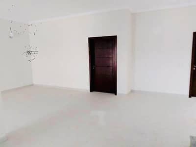 3 Bed DDL 200sq Yd Villa FOR SALE. All Amenities Nearby Including Parks, Mosques And Gallery