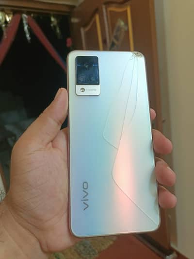 Vivo V21