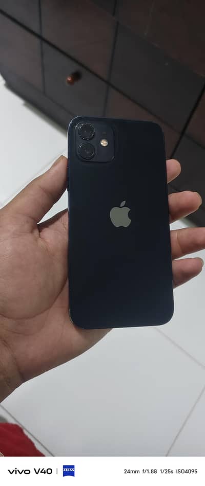 Apple iPhone 12