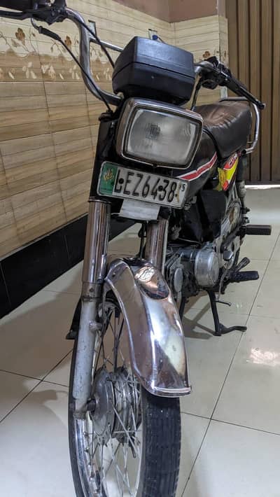 CD 70 engine all ok hai body condition  picture ma hai