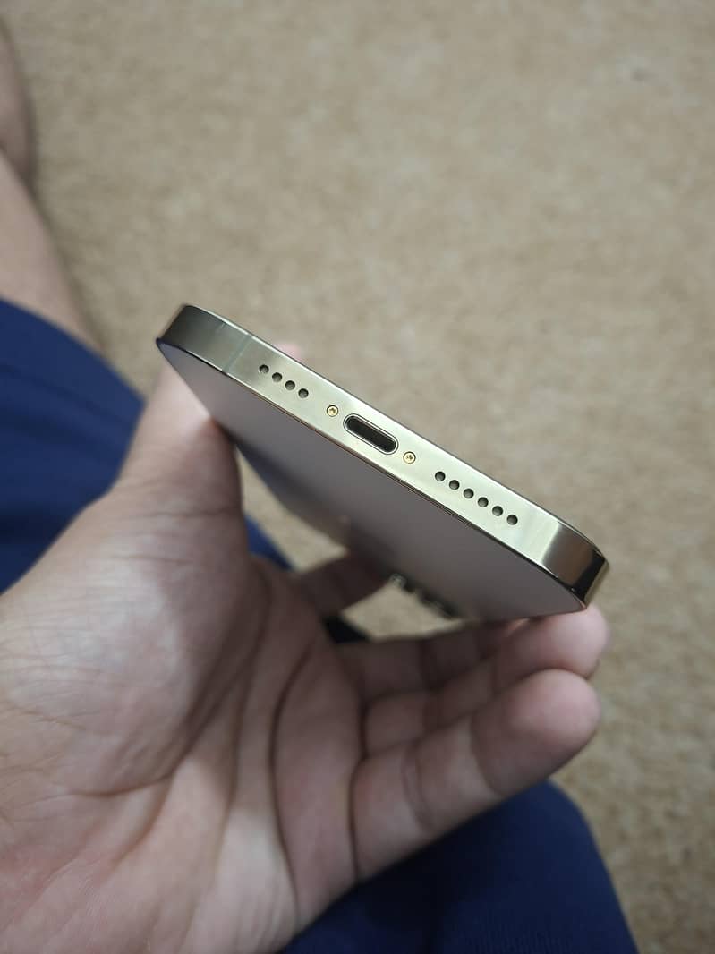 Apple iPhone 12 Pro Max 7