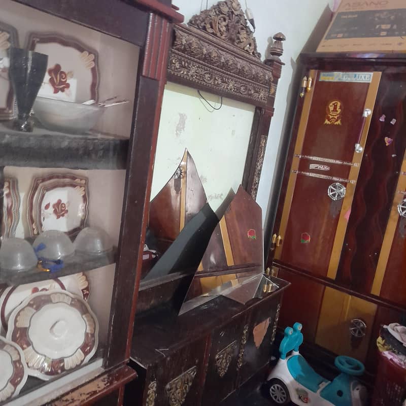 dressing table or showcase 1