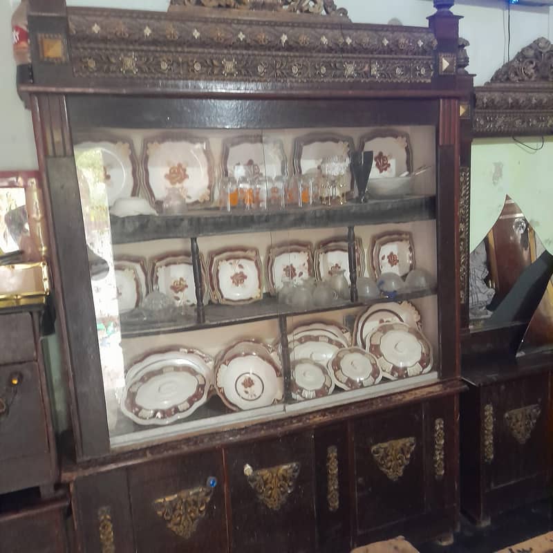 dressing table or showcase 4